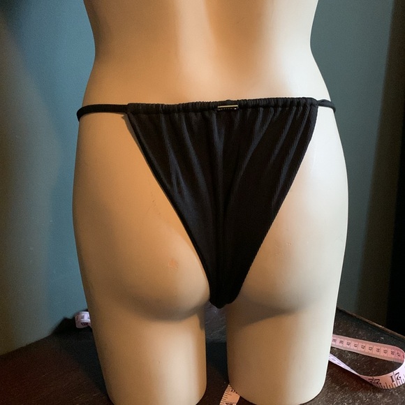 Kotomi Swim little black bikini - Picture 11 of 13